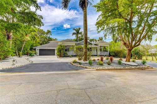 1720 Spring Creek Dr, Sarasota, FL, 34239-5047 | Card Image