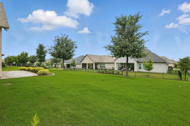 View of yard featuring a residential view | Image 33