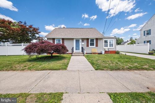 226 Bergen St, Hamilton, NJ, 08610-5815 | Card Image