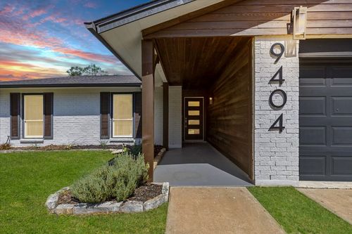 9404 Meadow Vale, Austin, TX, 78758-6141 | Card Image