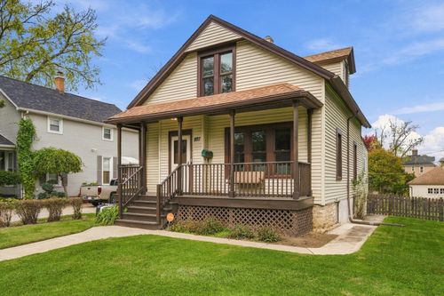 807 Campbell St, Joliet, IL, 60435-6909 | Card Image