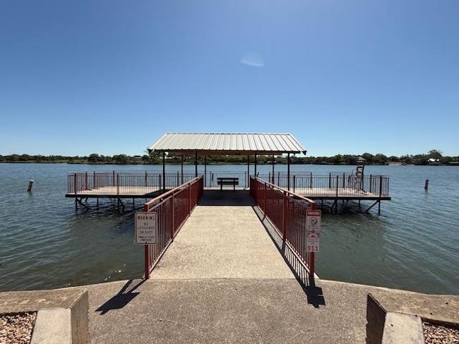 112 Penguin St, House other with 3 bedrooms, 2 bathrooms and null parking in Highland Haven TX | Image 21