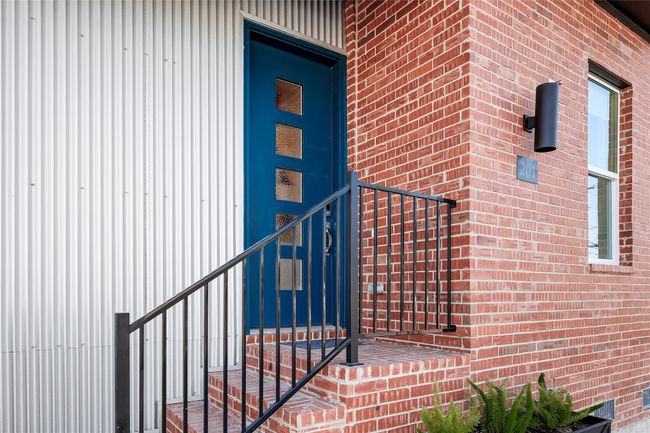 Image of model home with similar floorplan. | Image 15