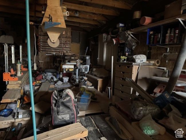 Miscellaneous room with a workshop area | Image 10