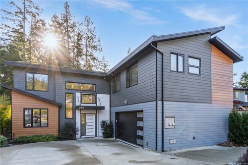 210 Crestline Terr, Nanaimo, BC, V9T0G9 | Card Image