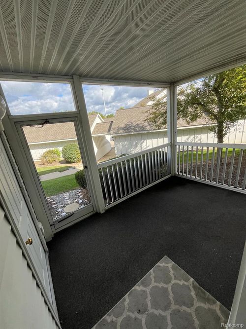 1105 Joyce Ln, Ann Arbor, MI, 48103-8869 | Card Image