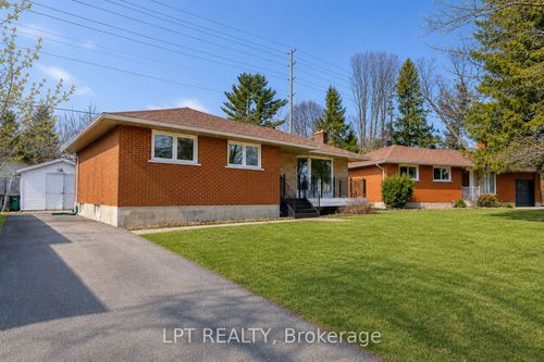 2317 Elmira Dr, Ottawa, ON, K2C1H3 | Card Image