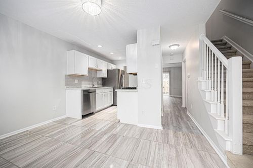 19h-97 Tarryton Ct W, Columbus, OH, 43228-6510 | Card Image
