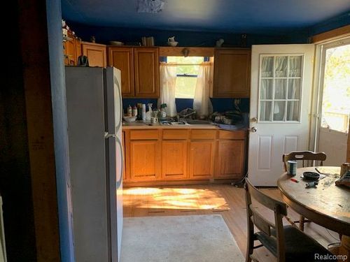 2258 Highfield Ave, Flint, MI, 48504-2458 | Card Image