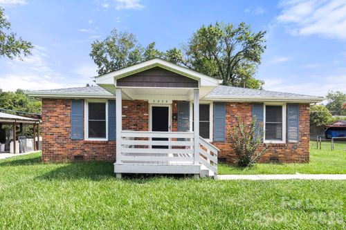 3829 Stonehaven Dr, Charlotte, NC, 28215-3237 | Card Image