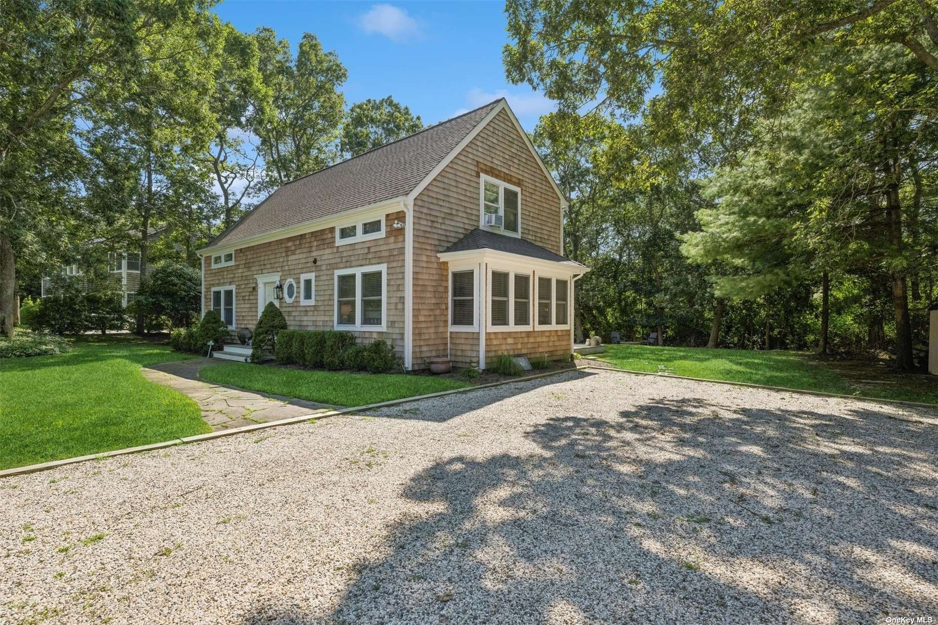 45 Fox Hunt Lane, For Sale in Amagansett Zoocasa