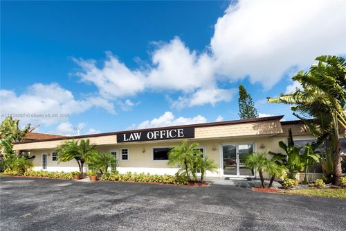 45 E Sheridan St, DANIA, FL, 33004-4352 | Card Image