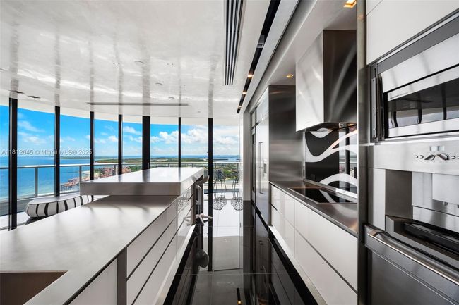 APT-3003 - 100 S Pointe Dr, Condo with 3 bedrooms, 4 bathrooms and null parking in Miami Beach FL | Image 10