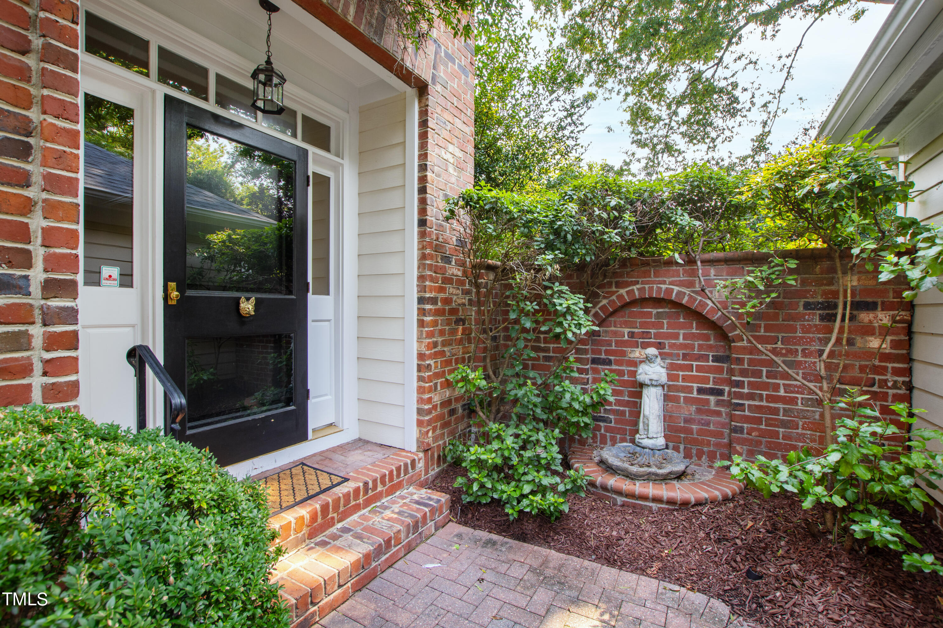 Gaston Wood Ct, Raleigh, NC 27605