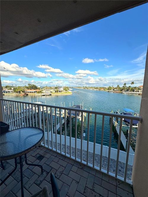 306-11605 3rd St E, TREASURE ISLAND, FL, 33706-4539 | Card Image