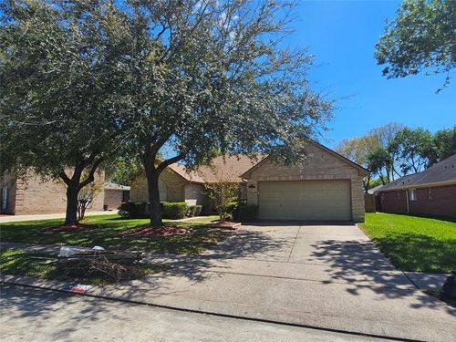 9506 Rustic Gate Rd, La Porte, TX, 77571-7904 | Card Image