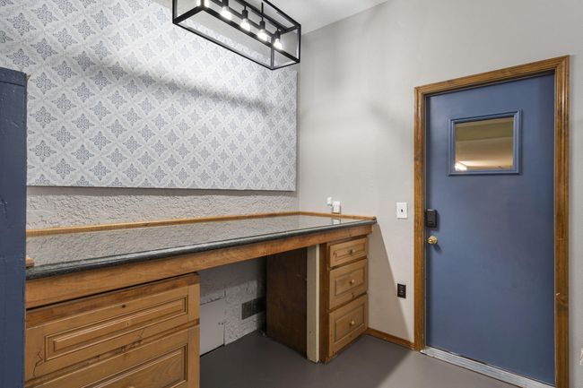 Garage Foyer/Flex Space | Image 31