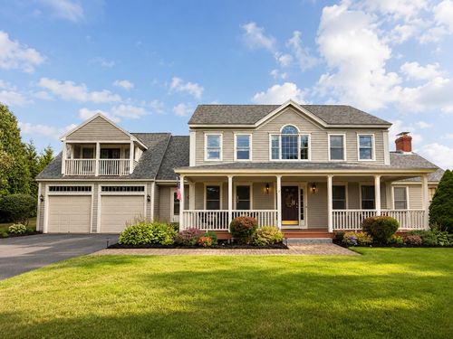 3 Carnoustie Dr, Falmouth, ME, 04105-1180 | Card Image