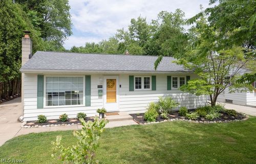 1044 Ellsworth Dr, Akron, OH, 44313-5212 | Card Image