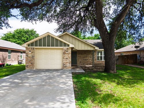 908 E Avenue B, Lampasas, TX, 76550 | Card Image