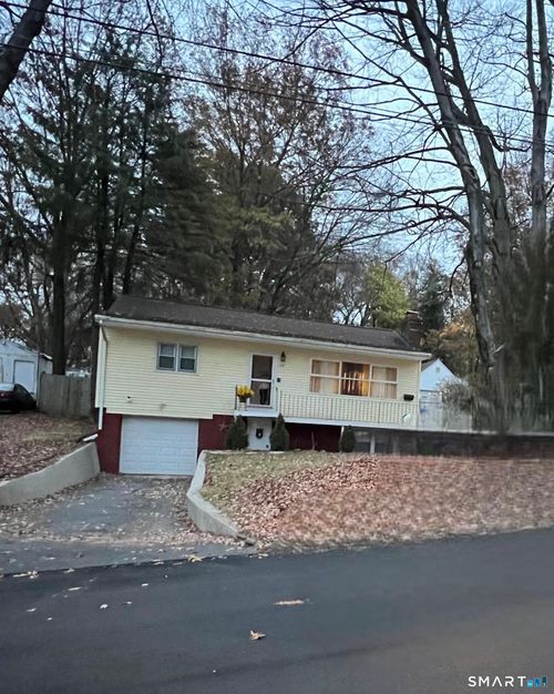 107 Greenlawn St, East Hartford, CT, 06108-2922 | Card Image