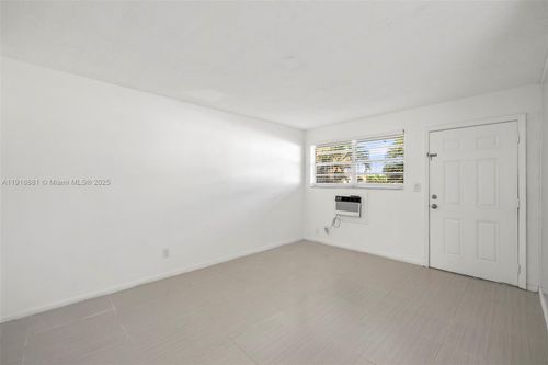 apt-4-2799 E 4th Ave, Hialeah, FL, 33013-3201 | Card Image