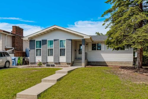 208 Woodpark Place Sw, Calgary, AB, T2M2S5 | Card Image
