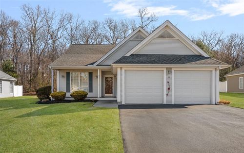 21 Cambridge Cir, Smithfield, RI, 02917-2564 | Card Image