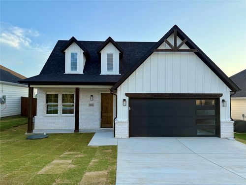 5602 San Jacinto Dr, Granbury, TX, 76048-6546 | Card Image