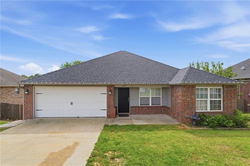 6257 Cord Ave, Springdale, AR, 72762-1815 | Card Image