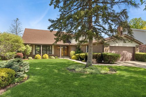 1418 E Waverly Dr, Arlington Heights, IL, 60004-3438 | Card Image