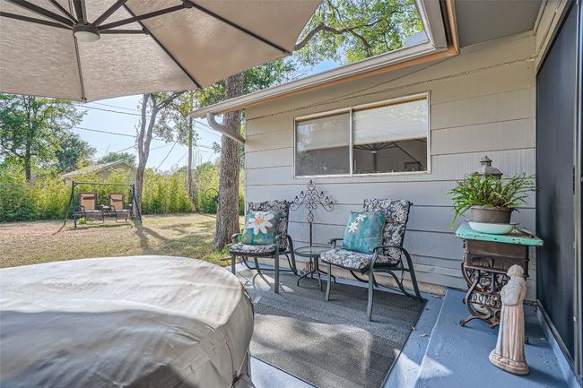 9206 Robins Nest Ln, House other with 3 bedrooms, 2 bathrooms and 2 parking in Austin TX | Image 15