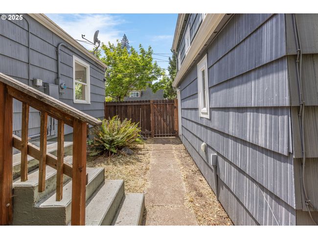 1391 W 5 Th Ave, House other with 3 bedrooms, 1 bathrooms and 1 parking in Eugene OR | Image 27