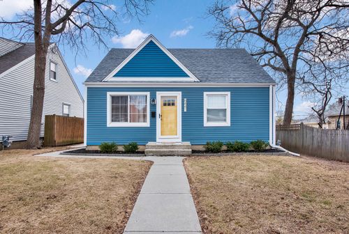 8441 W Lisbon Ave, Milwaukee, WI, 53222-3726 | Card Image