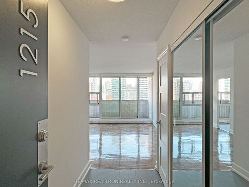 1215-33 Isabella St, Toronto, ON, M4Y2P7 | Card Image