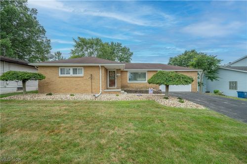 519 Blossom Ave, Campbell, OH, 44405-1434 | Card Image