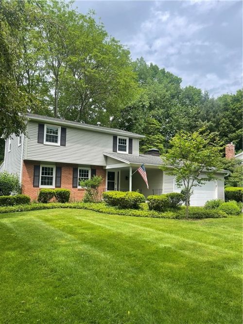 30 Fairfield Dr, Fairport, NY, 14450-2233 | Card Image