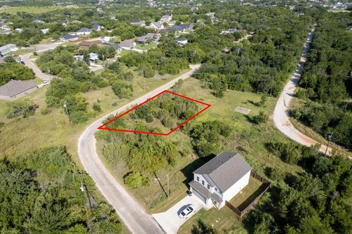 5652 Black Pine Cir, Granbury, TX, 76048-6584 | Card Image