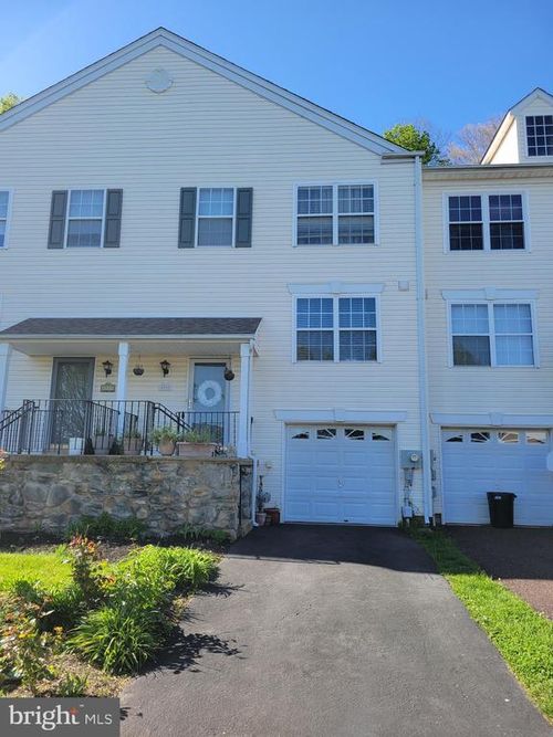 4590 Louise Saint Claire Dr, DOYLESTOWN, PA, 18902-9034 | Card Image