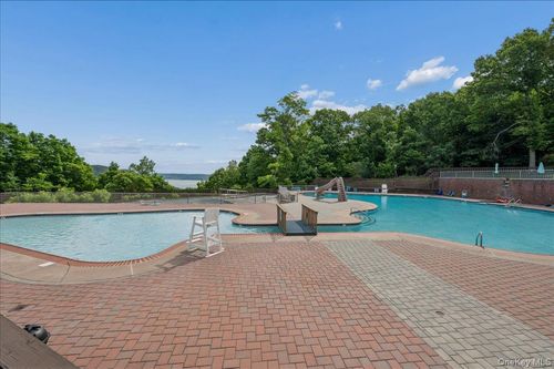 411 Sierra Vista Ln, Valley Cottage, NY, 10989-2708 | Card Image