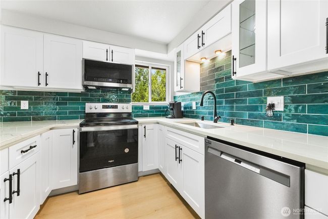 60 E Olyview Pl, House other with 3 bedrooms, 2 bathrooms and null parking in Grapeview WA | Image 4