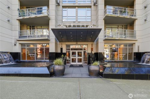 apt-201-2929 1st Ave, Seattle, WA, 98121-3019 | Card Image