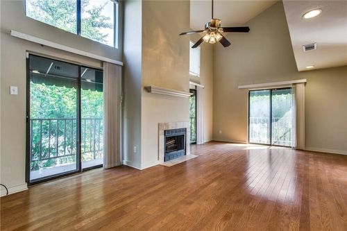 apt-201-4402 Holland Ave, Dallas, TX, 75219-2177 | Card Image