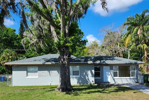 305 20th St Sw, WINTER HAVEN, FL, 33880-2504 | Card Image