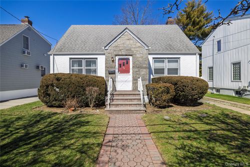 54 Hollywood Ave, Lynbrook, NY, 11563-3937 | Card Image