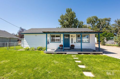 106 7th St, Wilder, ID, 83676-6016 | Card Image