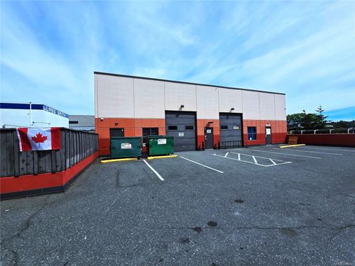 3303B Tennyson Ave, Saanich, BC, V8Z3P5 | Card Image