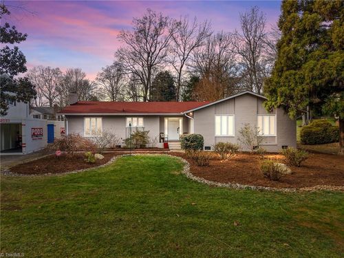 2009 Downing St, Greensboro, NC, 27410-2413 | Card Image