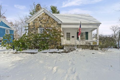 4 Woodridge Rd, Delmar, NY, 12054-2203 | Card Image