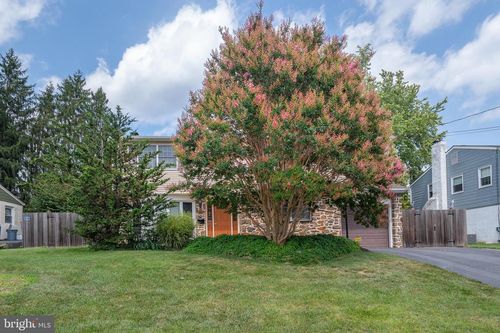 541 Cedar Dr, LAFAYETTE HILL, PA, 19444-2305 | Card Image